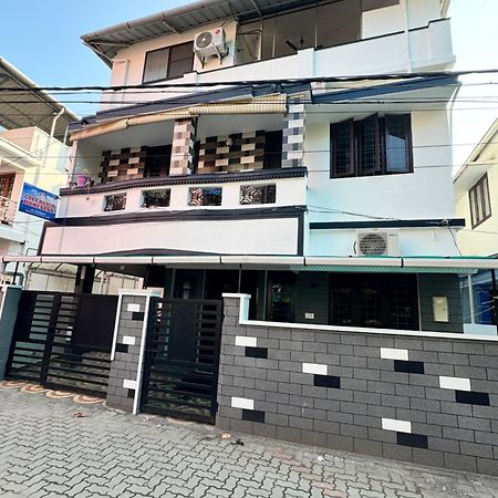 Ferienwohnung Cozy Haven Kochi Exterior foto